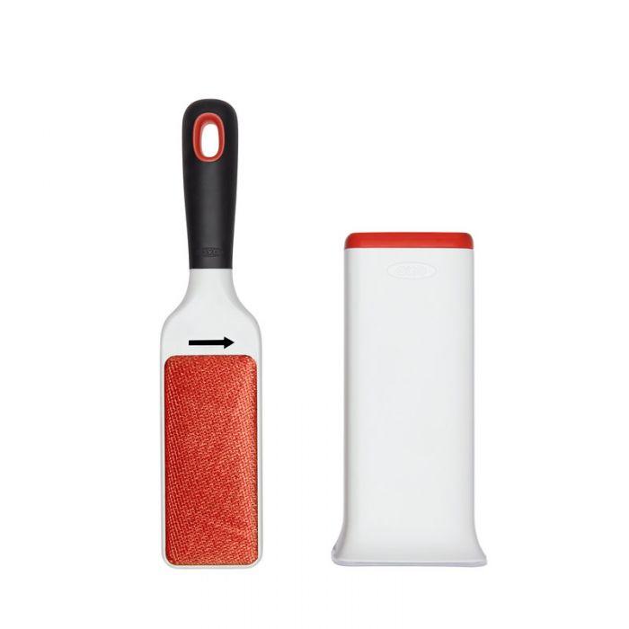 OXO Kleiderbürste selbstreinigend Good Grips OXO Kleiderbürste selbstreinigend Good Grips