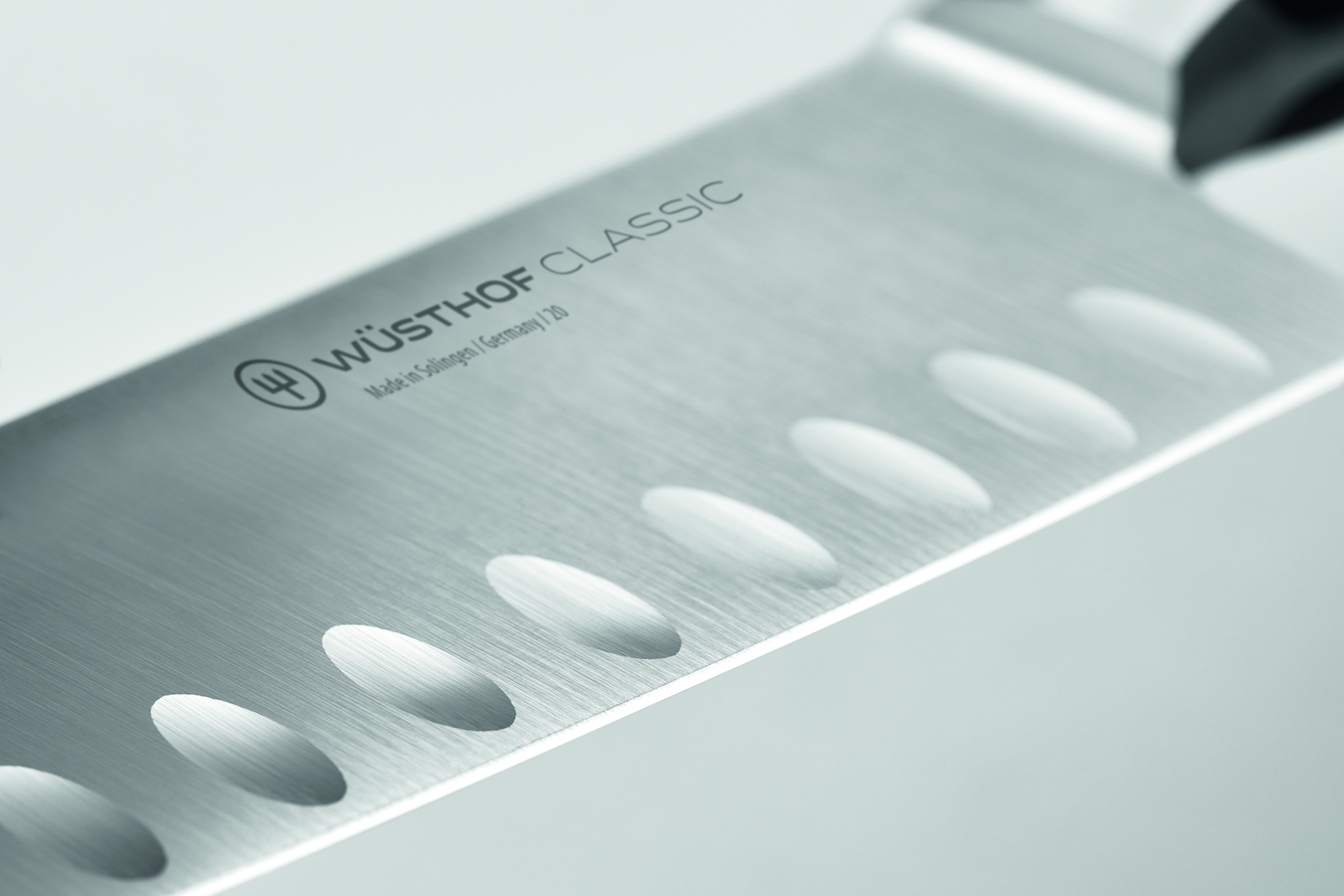 Wüsthof Santoku mit Kullenschliff 14 cm Classic Schwarz