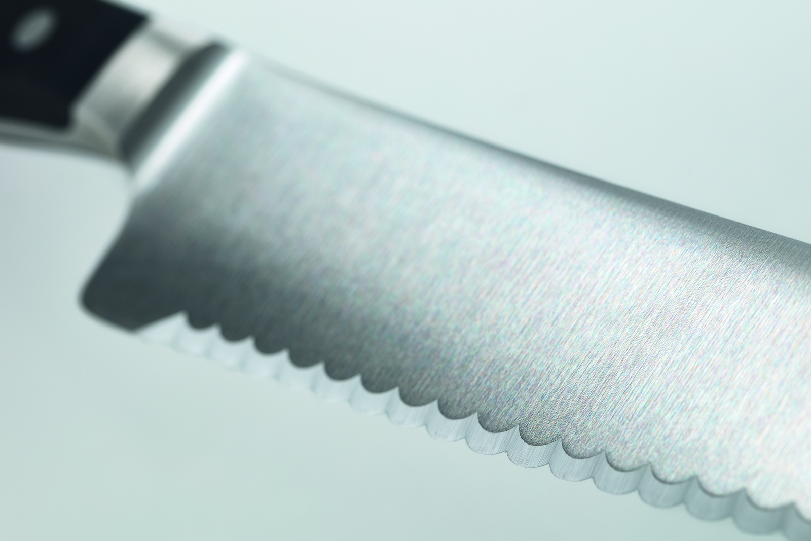 Wüsthof Brotmesser mit konvexer Welle 20 cm Classic Schwarz